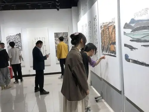 漯河市举办"庆祝建党100周年"名家书画作品展
