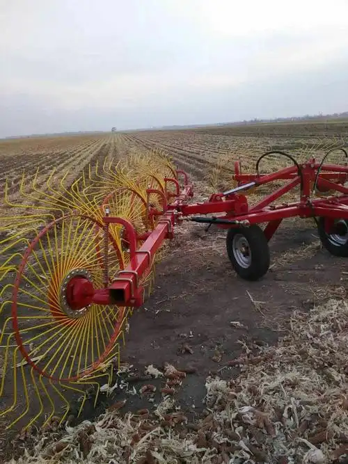 四六八盘搂草机加工定做玉米秸秆搂草机操作视频