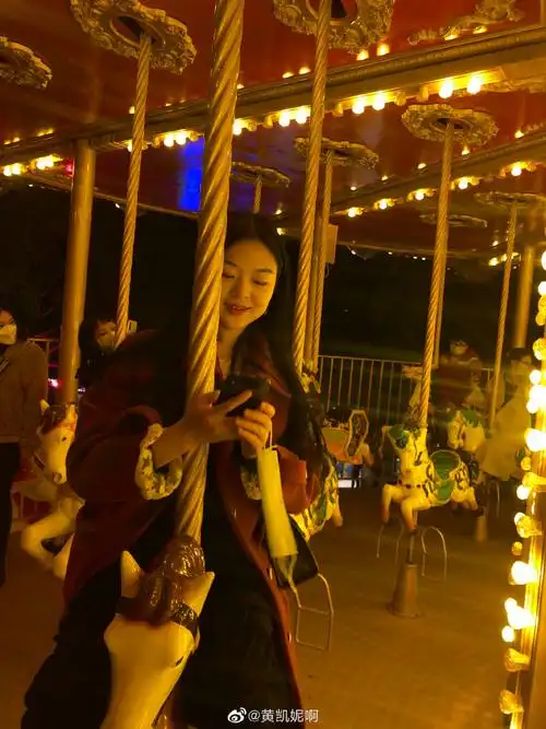 1.1[二哈] 来自黄凯妮啊 - 微博