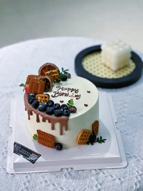 6寸巧克力淋面蛋糕