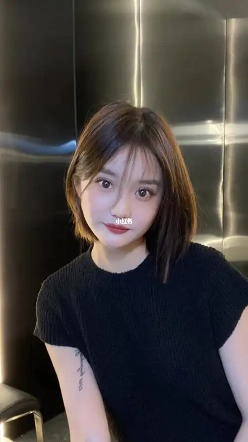 减龄短发显白发色