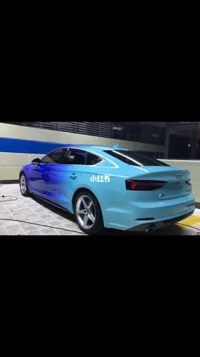 奥迪a5三色渐变超美画面