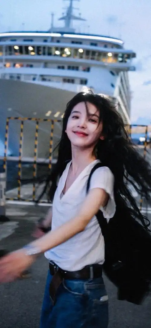 说实话,不允许你没有这组章若楠壁纸