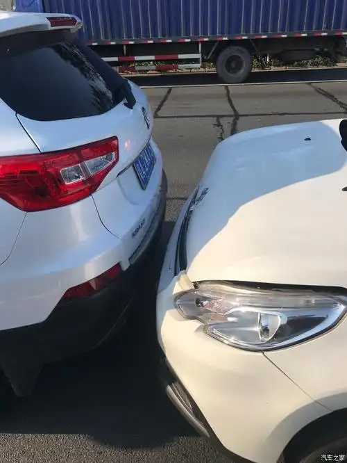 5t上路被追尾,一血被取!