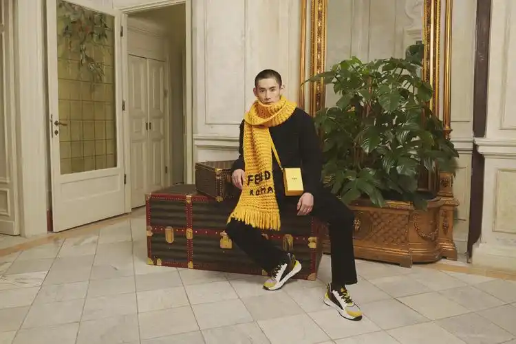 fendi pack 黄色盒子手袋