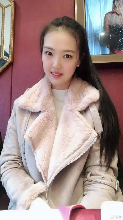 生于1995年的张常宁,最开始是沙滩排球出身:因为沙排特别锻炼球员的