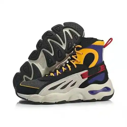 李宁时装周走秀蝴蝶鞋