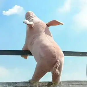 可爱丑萌趴趴小猪公仔车载卡通竹炭包新汽车去异味吸甲醛装饰摆件