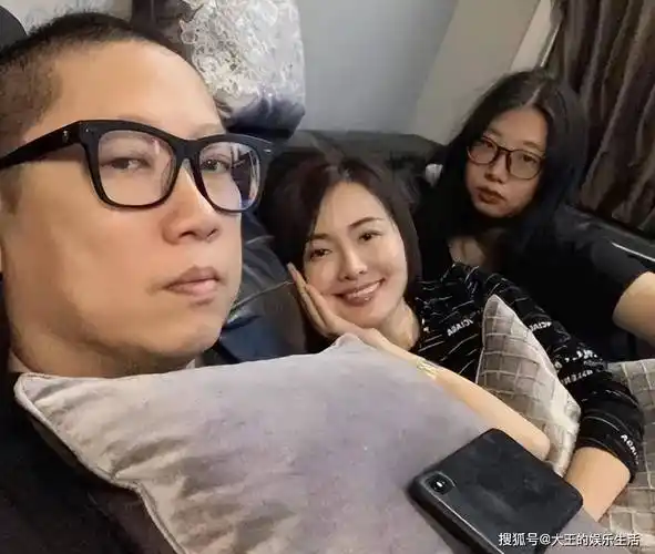 四川美女群演20年嫁香港导演拍视频涨粉千万现在成人生赢家