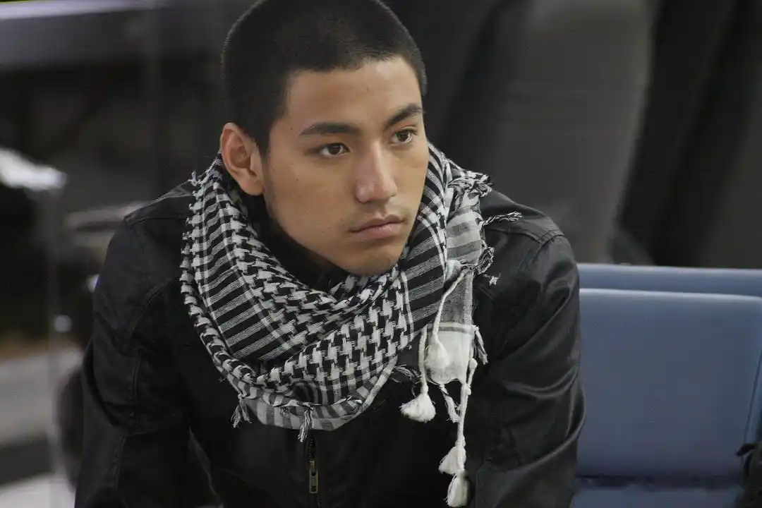 黑泽清大成之作之一《东京奏鸣曲》,将看似平凡的现实题材演绎出奇妙