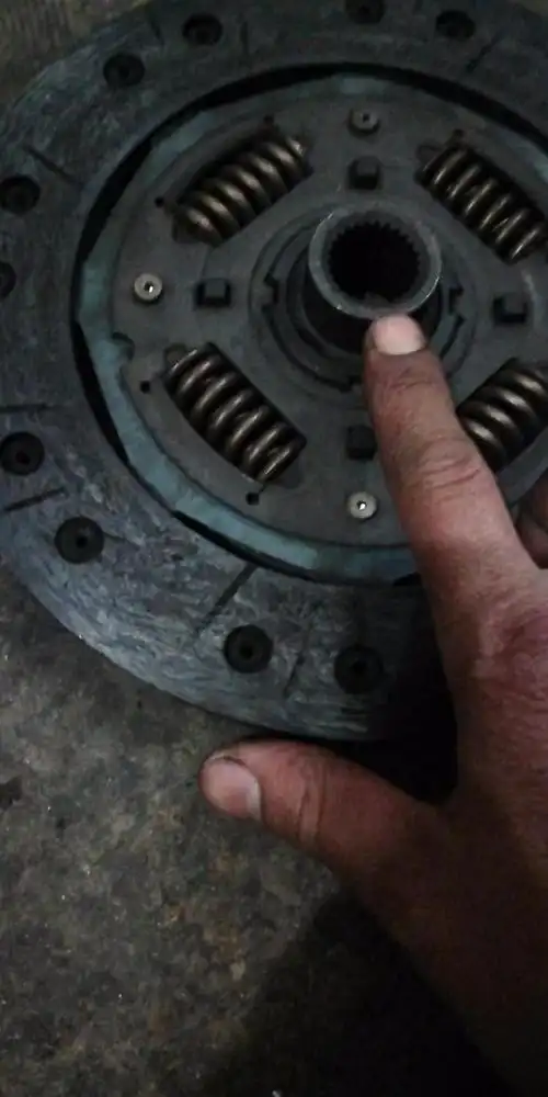 日产nv200手动离合片正反