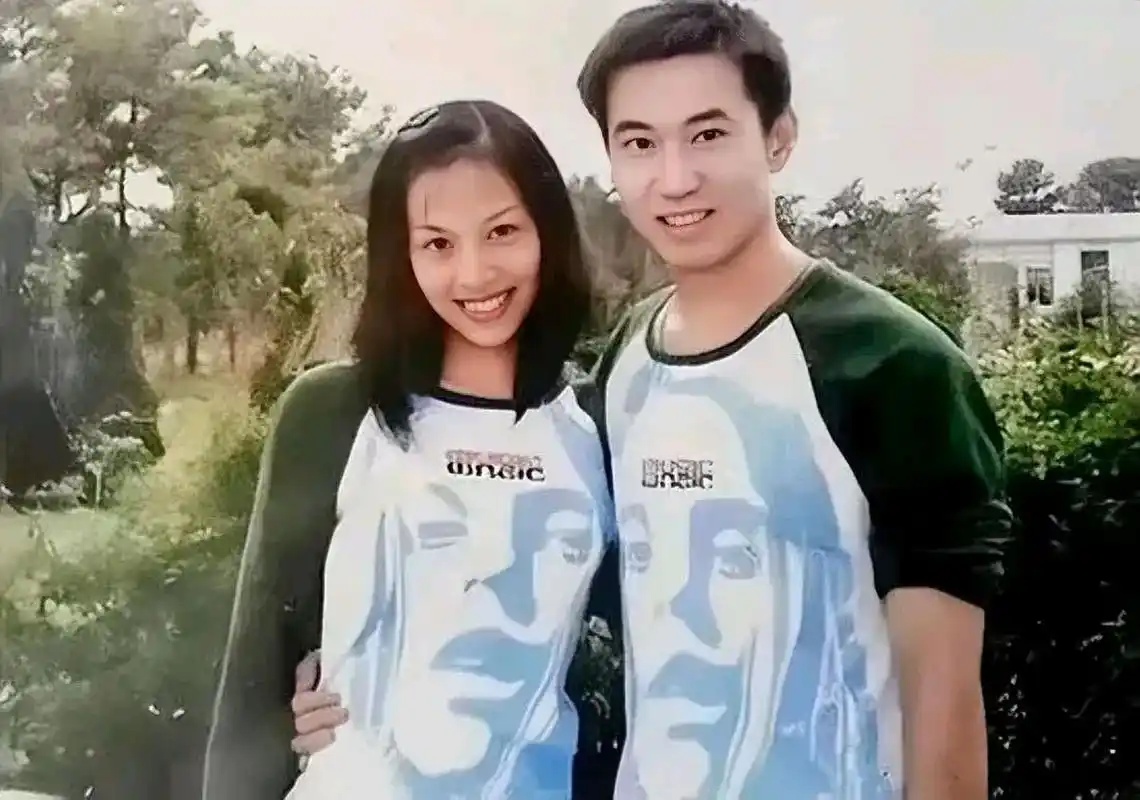 2006年,航天员王亚平和丈夫赵鹏,一张罕见的留影,照片中的他们郎才女