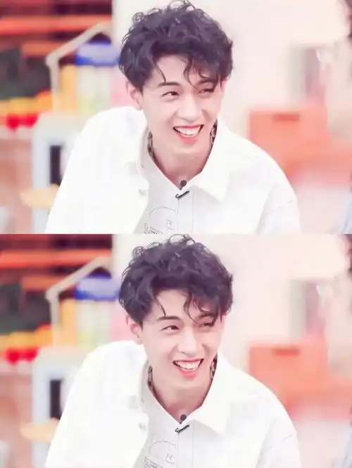 高清手机壁纸可可爱爱的老秦