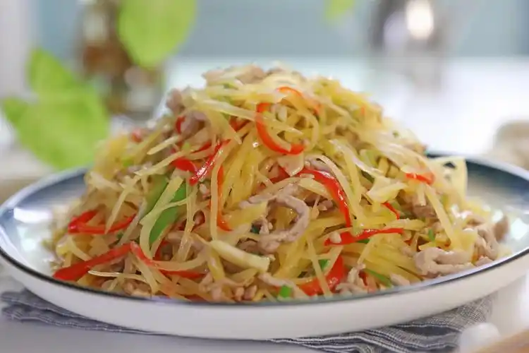 土豆丝炒肉注意这三点口感脆爽开胃下饭上桌一会就光盘