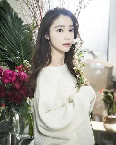 王萌黎专访灿若玫瑰亮如皎月