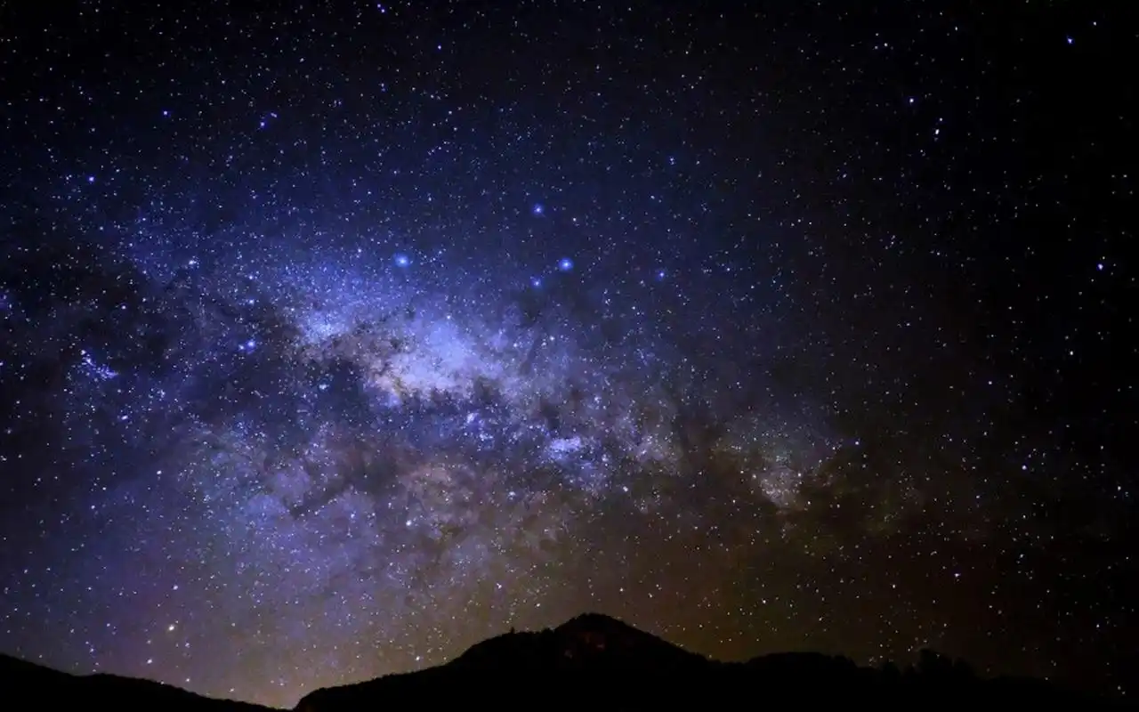 唯美梦幻星空摄影图片桌面壁纸