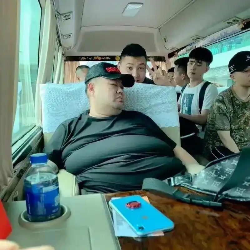 孙越体重似乎又胖了!