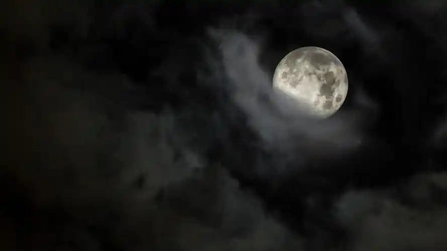 唯美月亮宇宙风景桌面壁纸