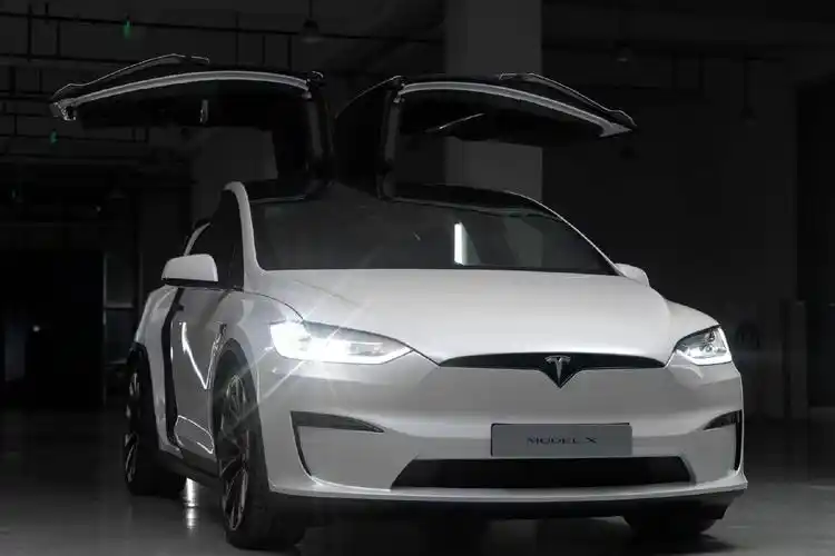 在上海,我体验了百万级的特斯拉"豪车"