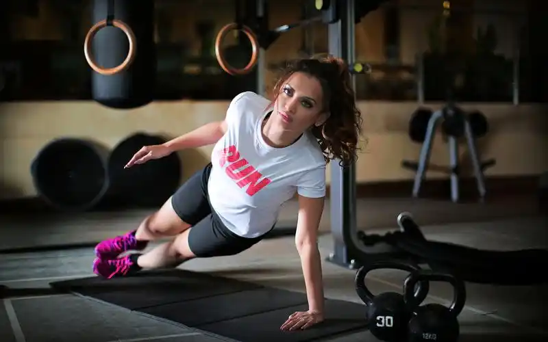 锻炼女孩,健身,运动服,姿势 壁纸