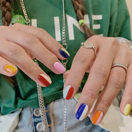 二十几种色彩你说美甲师难不难不难