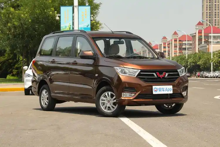 2022款 五菱宏光s 1.5l 手动舒适型外观