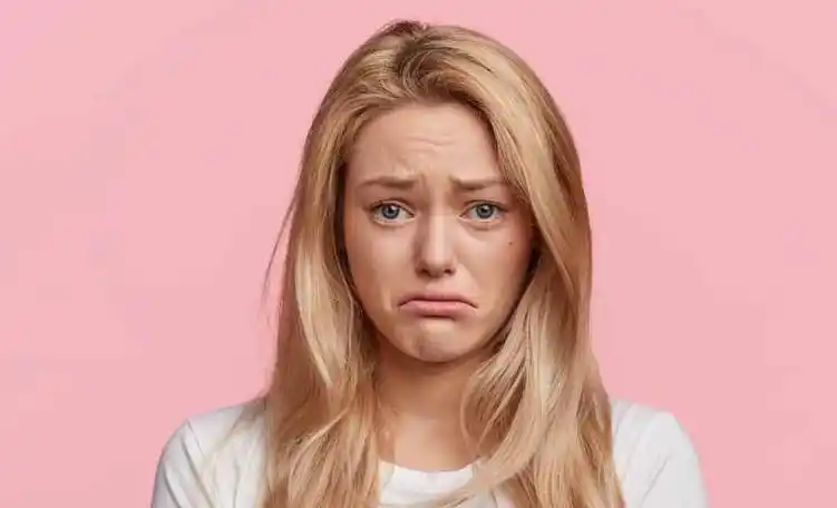 五官:佟丽娅一直在苦笑?不,苦相和凄美是有区别的