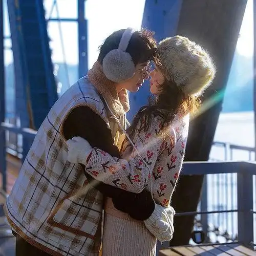 2021年真人甜蜜冬天情侣微信头像