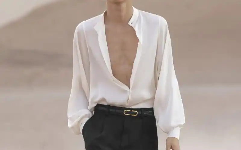 "这个品牌的男模,虽然瘦但很有型～"