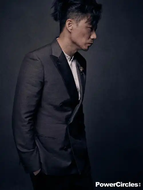 段奕宏国风大片曝光造型颠覆诠释别样侠气