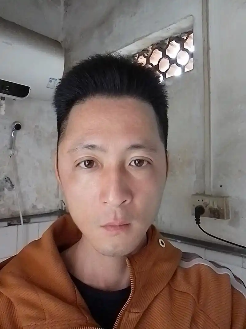 广东佛山靓仔帅哥征婚交友2153362267