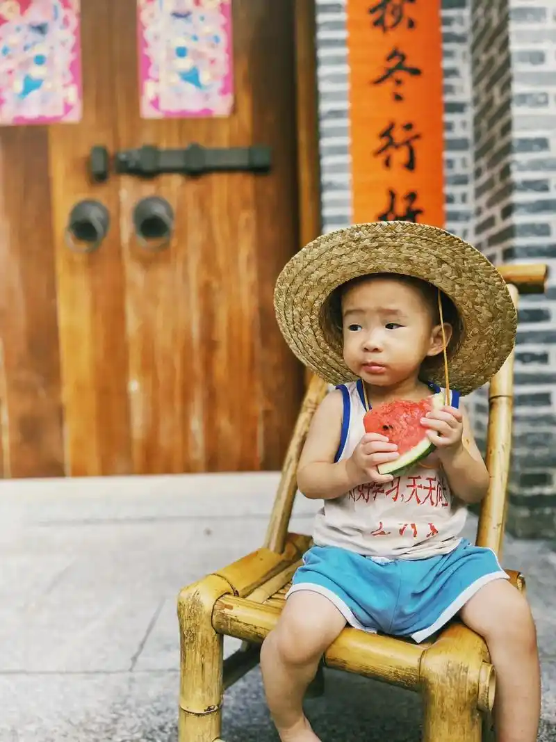 复古童年照|回到小时候.池塘锦鲤荷花骨,蒲扇凉风西瓜91 8 - 抖音