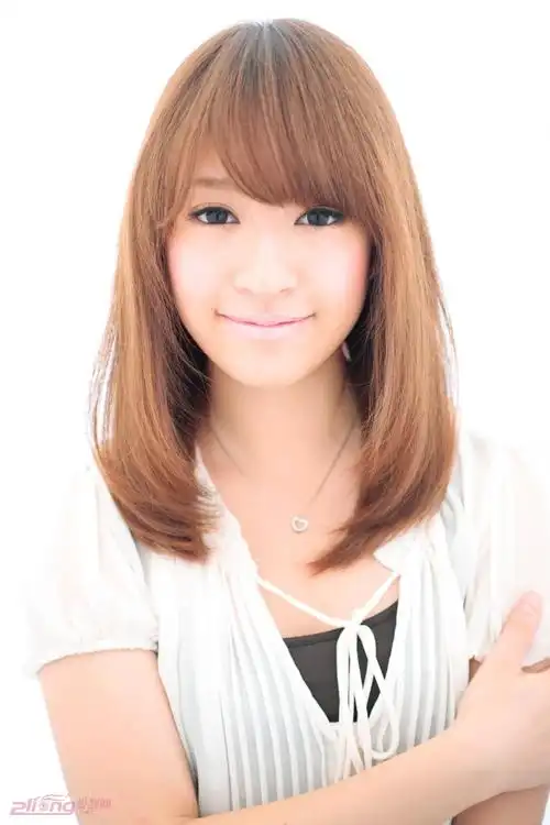 微斜刘海齐肩直发