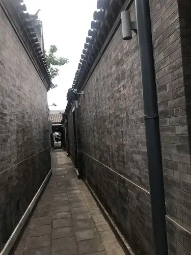 青砖砌筑的四合院