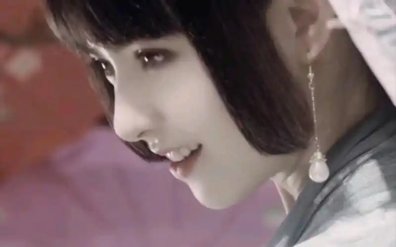 《通灵妃》    |  黄日莹  | × |  晏紫东