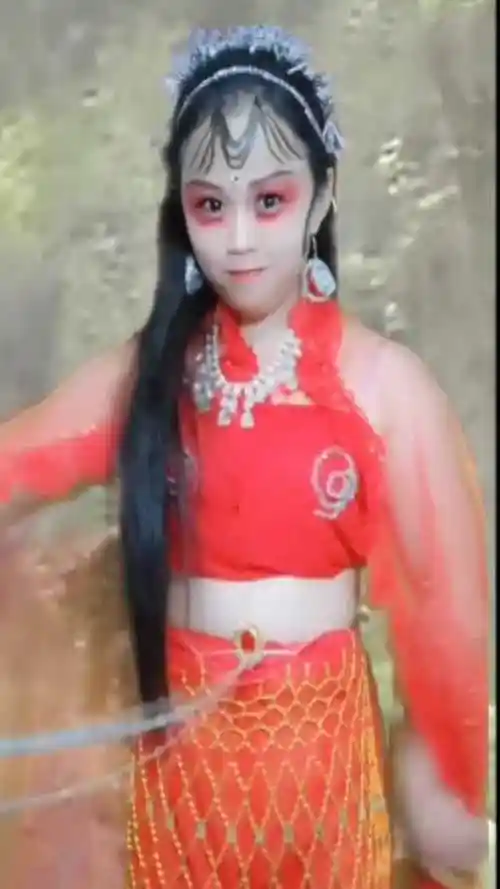 最近这视频火了西游记蜘蛛精来了妹子表演真精彩