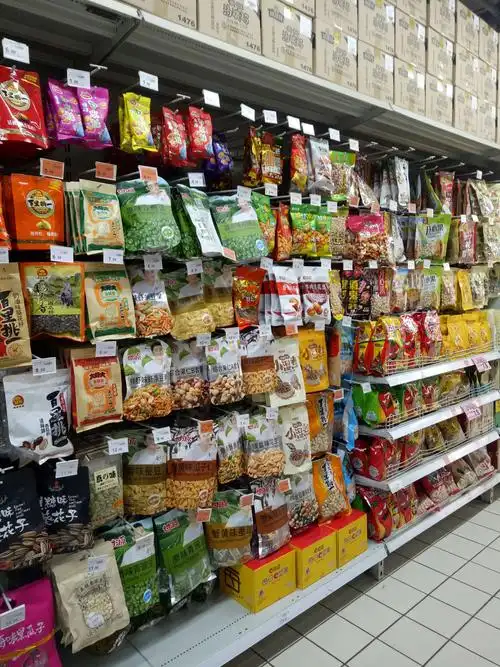 休闲蜜饯货架陈列调整图片