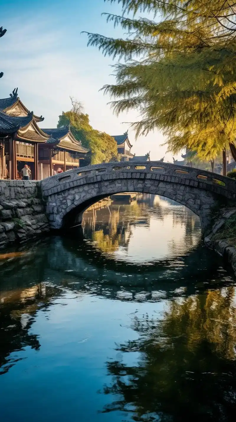 飘落的红叶,都将江南装点得如诗如画.秋天的江南 - 抖音