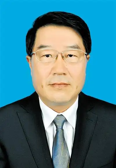 许尔锋同志简历