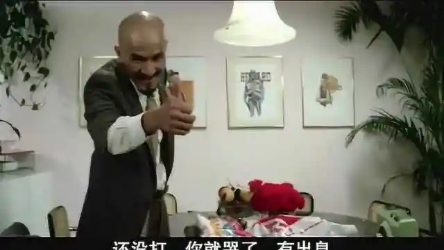 香港电影:光头佬和小光头这父子太搞笑了