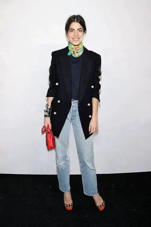 t恤 丝巾,如何穿出高级感?看完这篇轻松搞定40套look_印花