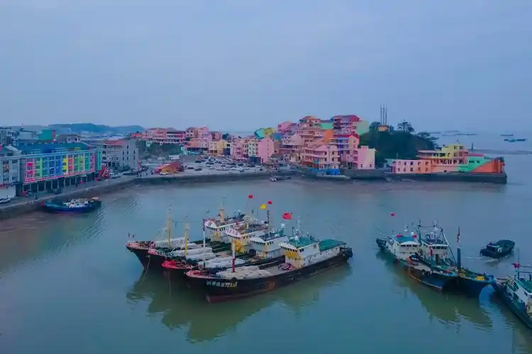 石塘镇七彩小箬村景色