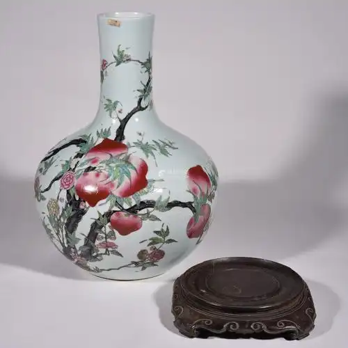 清光绪 粉彩九桃天球瓶(配原座)
