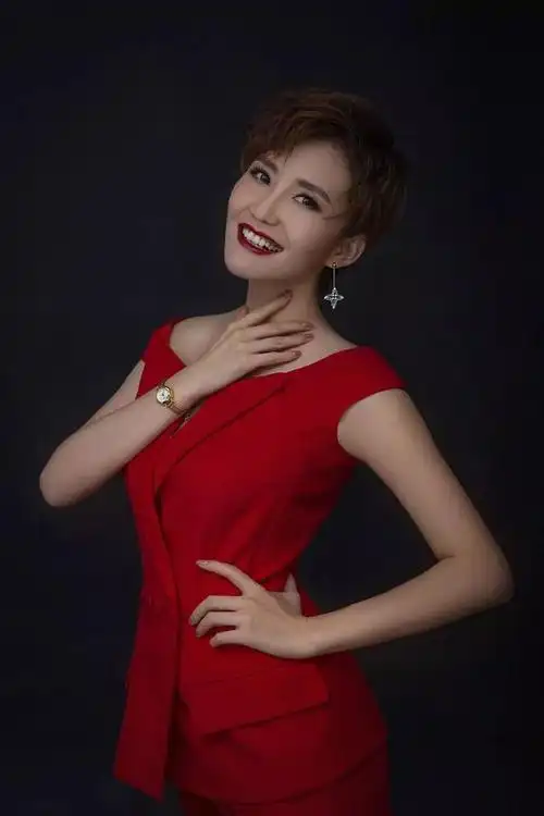 郑州电视台主持人于海军中国著名商务节目主持人文慧四位大咖一台戏