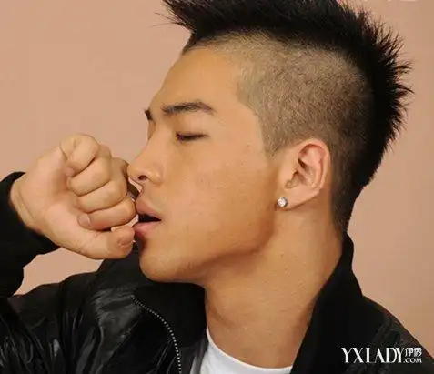 鸡冠头发型怎么弄呢 教你简单帅气的方法