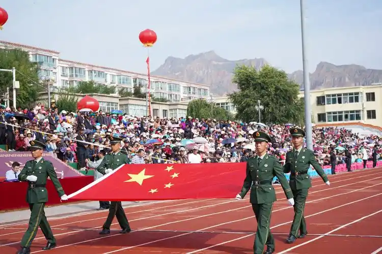 护旗方队精神抖擞