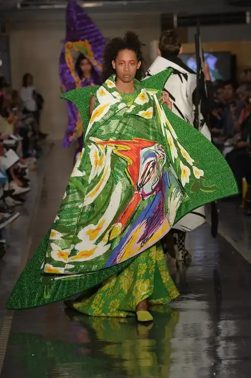 英国中央圣马丁学院服装设计本科(印花方向)fashion print作品集与