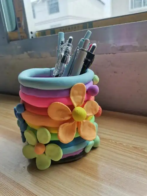 五彩斑斓的笔筒