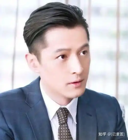 m型发际线适合剃寸头吗,发际线两侧额角没头发