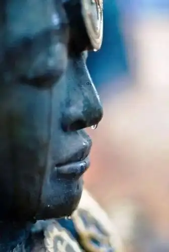 看到你流泪,我心里难受